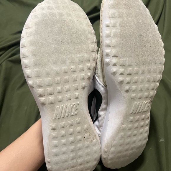 Nike Athletic Sneakers Trio - Juvenates - Picture 13 of 14